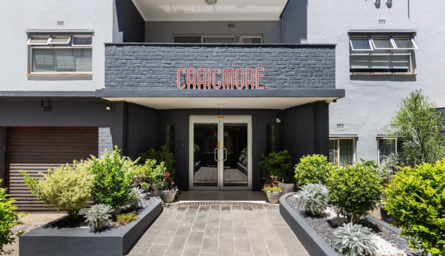 3 Bedroom Property for Sale in Sea Point Western Cape
